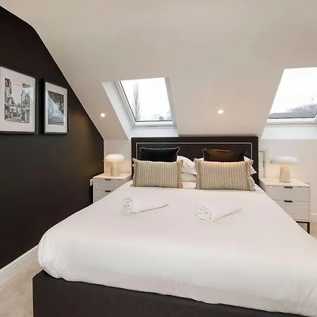 Abbotsford House Sleeps 8 York