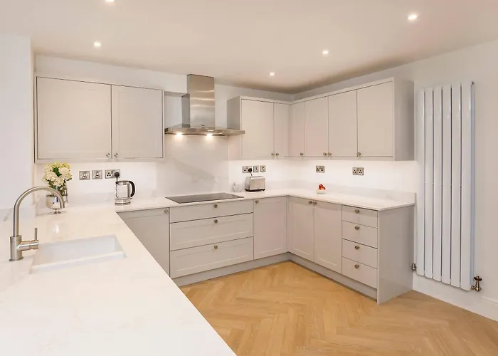 Abbotsford House Sleeps 8