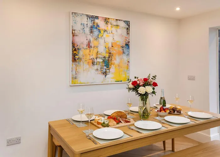 Abbotsford House Sleeps 8 * York