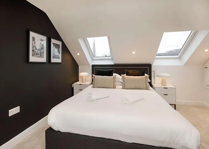 Abbotsford House Sleeps 8 York