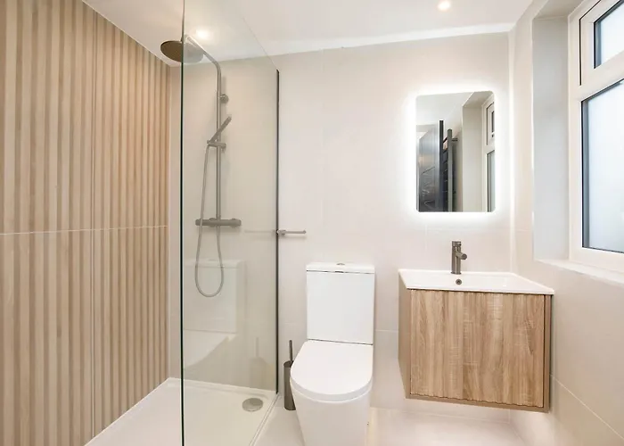 Abbotsford House Sleeps 8 York