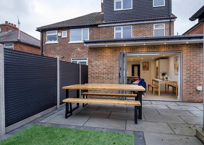 Abbotsford House Sleeps 8 * York