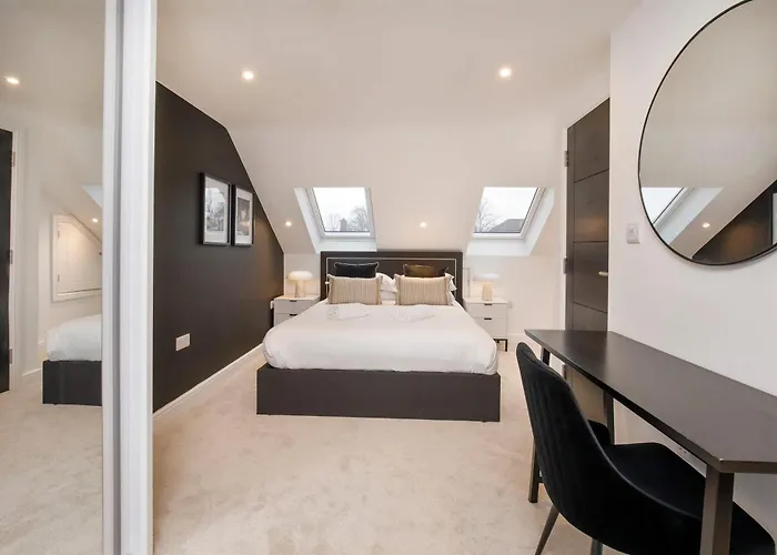 Abbotsford House Sleeps 8 Ferienhaus York