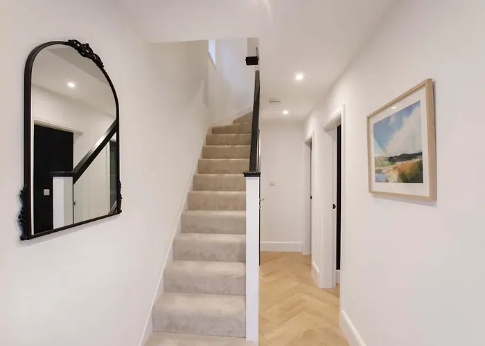 Ferienhaus Abbotsford House Sleeps 8 York