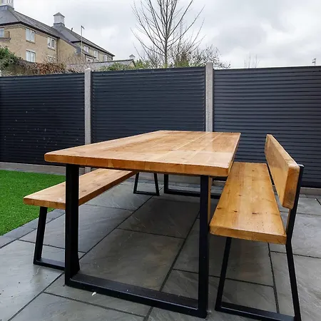 Dom wakacyjny Abbotsford House Sleeps 8 *