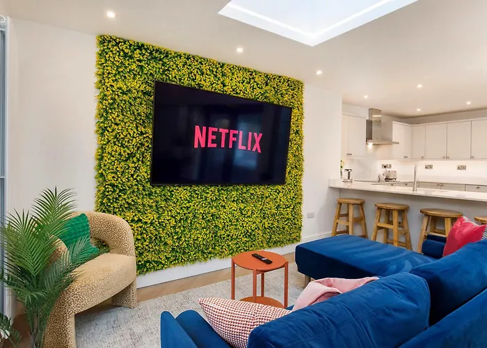 Abbotsford House Sleeps 8 York